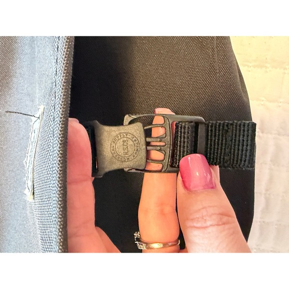 Hershel Supply Co Lane Messenger Black bag Canvas Crossbody Shoulder Bag red str - Picture 11 of 14